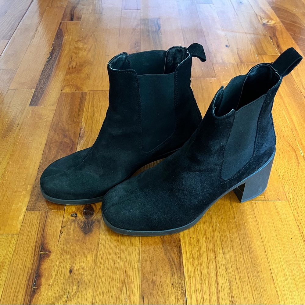 Steve Madden Black Ankle Booties with Block Heel